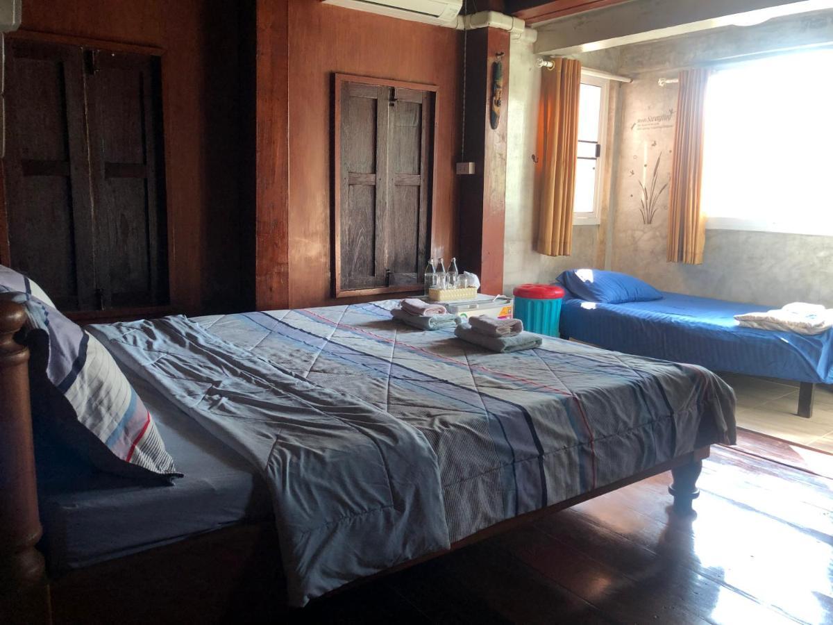 Solarcell Walking Street Homestay - โซล่าเซลล์ถนนคนเดินโฮมสเตย์ Ban Nong Nam Khan Экстерьер фото