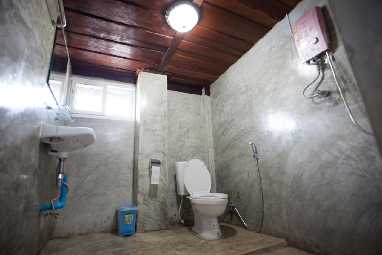 Solarcell Walking Street Homestay - โซล่าเซลล์ถนนคนเดินโฮมสเตย์ Ban Nong Nam Khan Экстерьер фото