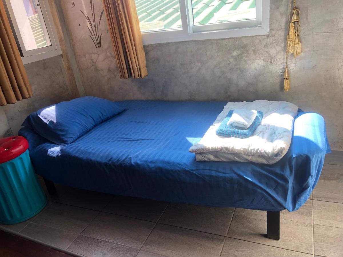 Solarcell Walking Street Homestay - โซล่าเซลล์ถนนคนเดินโฮมสเตย์ Ban Nong Nam Khan Экстерьер фото