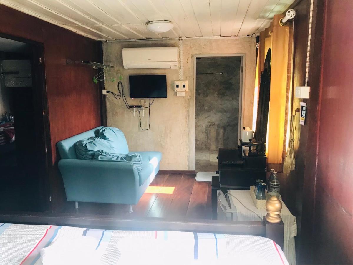 Solarcell Walking Street Homestay - โซล่าเซลล์ถนนคนเดินโฮมสเตย์ Ban Nong Nam Khan Экстерьер фото
