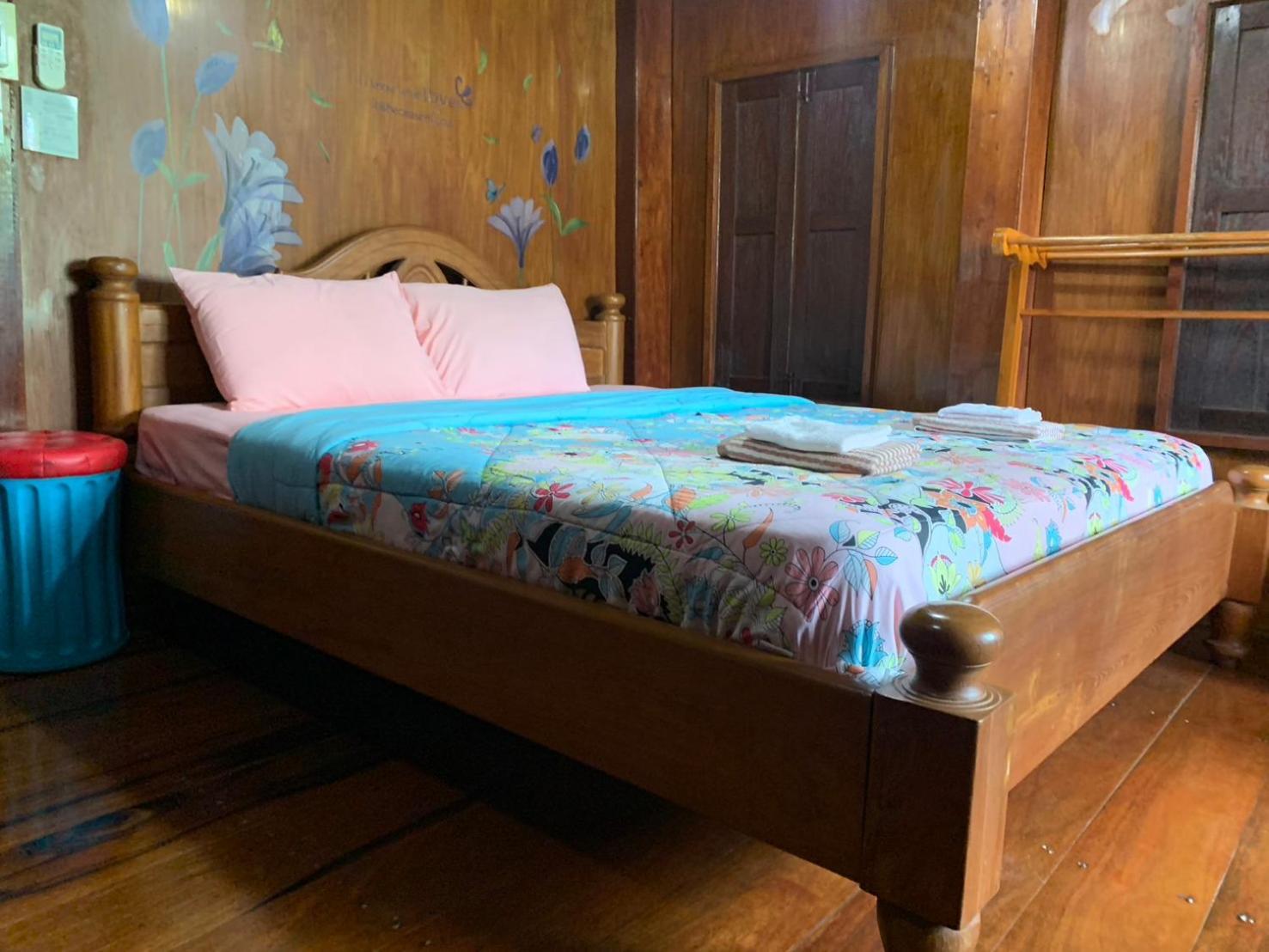 Solarcell Walking Street Homestay - โซล่าเซลล์ถนนคนเดินโฮมสเตย์ Ban Nong Nam Khan Экстерьер фото